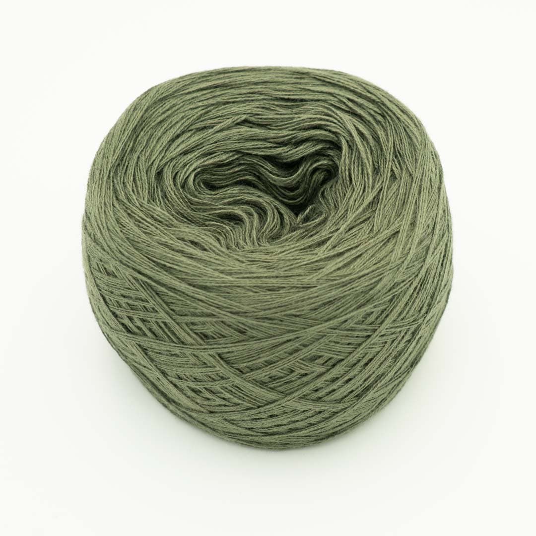 Einfarbiges gefachtes Garn "Olive" - Bobbel Wolle und Farbverlaufsgarn von Chiemseegarn