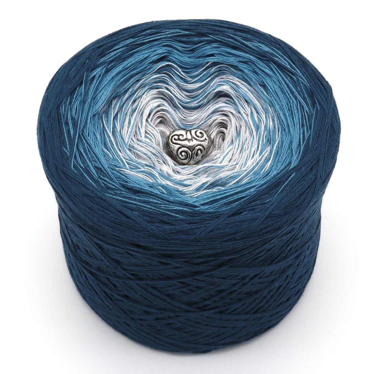 Snowy Mountains - Bobbel Wolle und Farbverlaufsgarn von Chiemseegarn