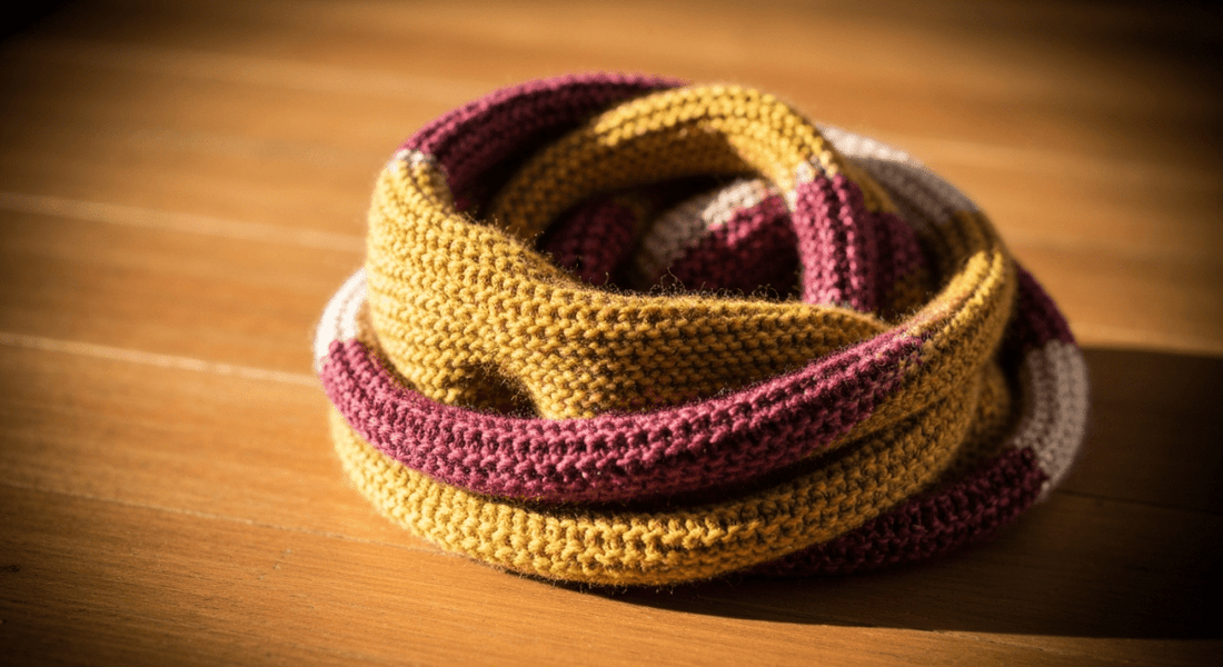 Für den perfekten Look: Loop Schal stricken - Wie viele Maschen mit Rundstricknadel? - Chiemseegarn
