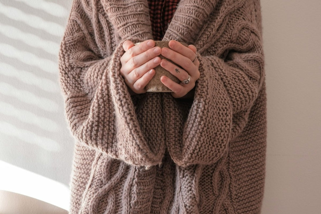 Gelbe Babyjacke selber stricken: Ein Hauch von Sonnenschein für die Kleinen - Chiemseegarn