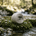 Einfarbiges gefachtes Garn "Alabaster" – Einfarbiges Garn von Chiemseegarn
