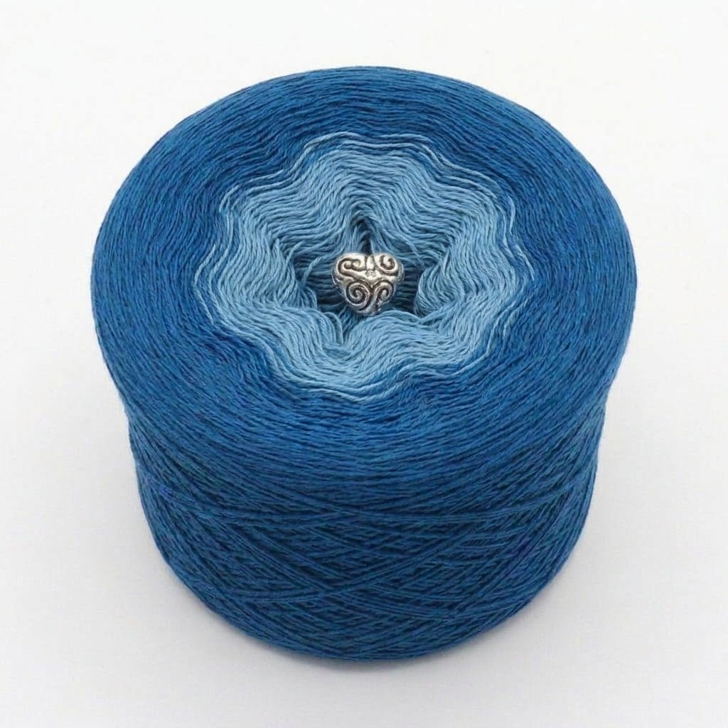 Septemberblau – Farbverlaufsgarn von Chiemseegarn
