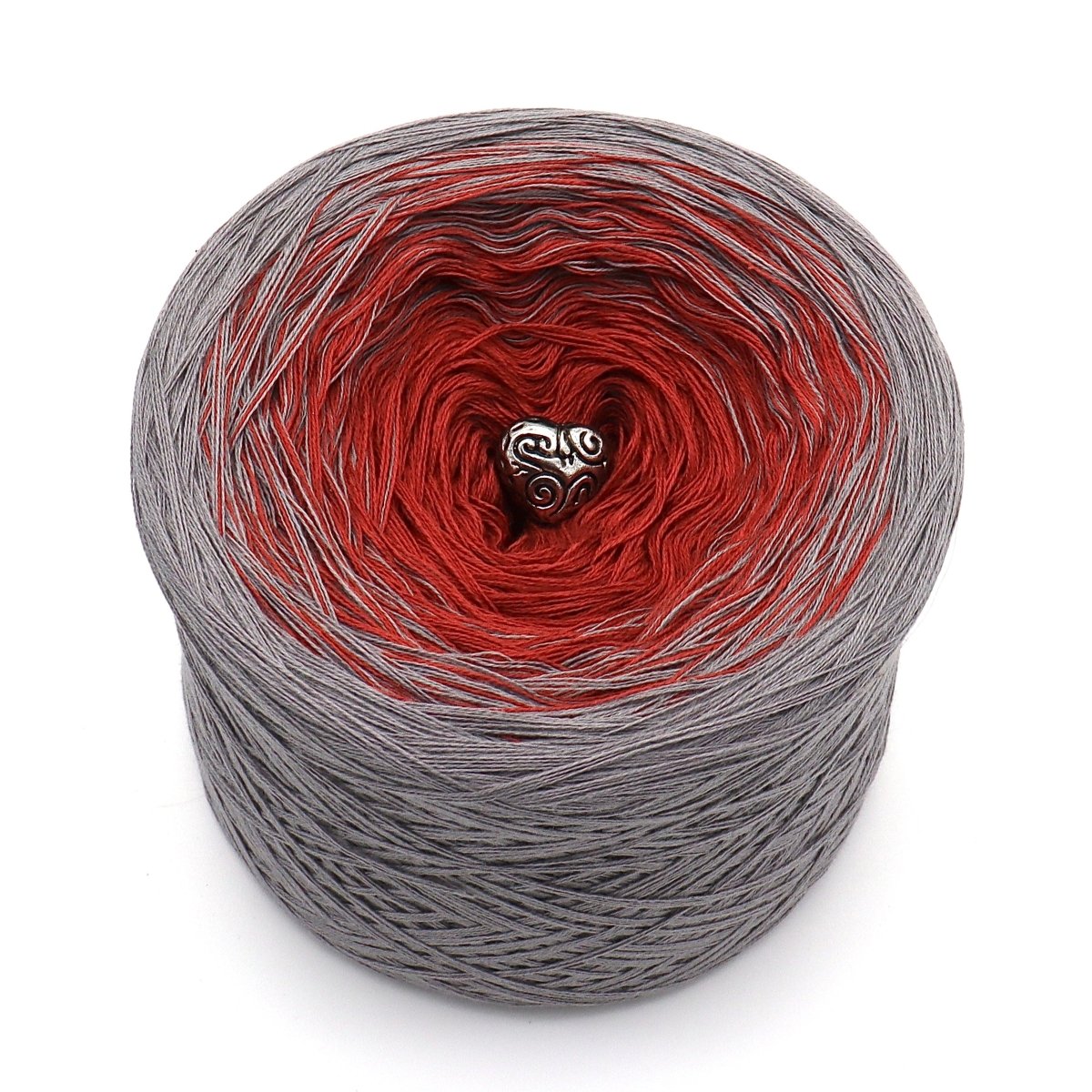 Backsteinhäuschen - Bobbel Wolle und Farbverlaufsgarn von Chiemseegarn