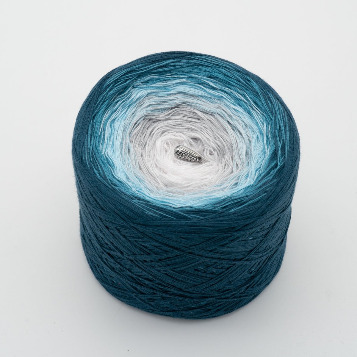 Blaue Stunde - Bobbel Wolle und Farbverlaufsgarn von Chiemseegarn