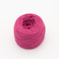 Einfarbiges gefachtes Garn "Himbeere" - Bobbel Wolle und Farbverlaufsgarn von Chiemseegarn