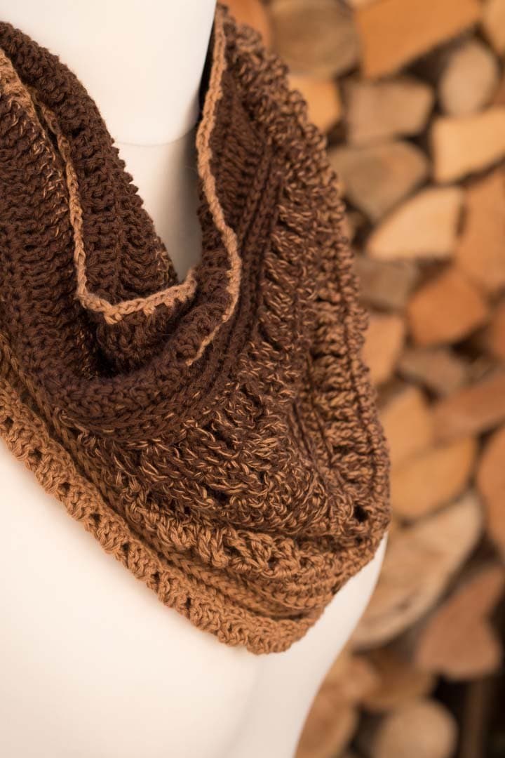 Häkelloop "Herbstlaub" - Bobbel Wolle und Farbverlaufsgarn von Chiemseegarn