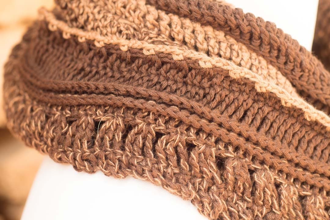 Häkelloop "Herbstlaub" - Bobbel Wolle und Farbverlaufsgarn von Chiemseegarn