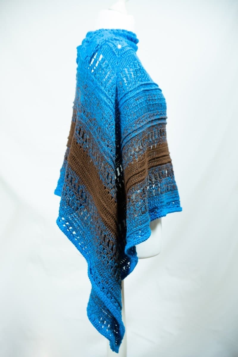 Häkelponcho "Roma" - Bobbel Wolle und Farbverlaufsgarn von Chiemseegarn