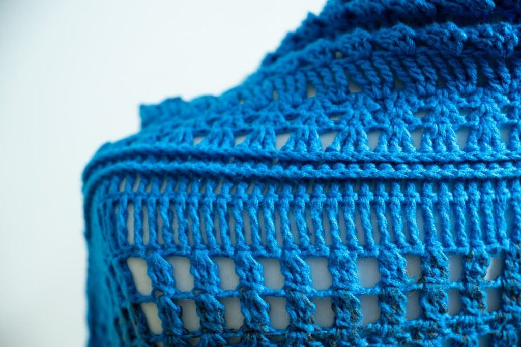 Häkelponcho "Roma" - Bobbel Wolle und Farbverlaufsgarn von Chiemseegarn