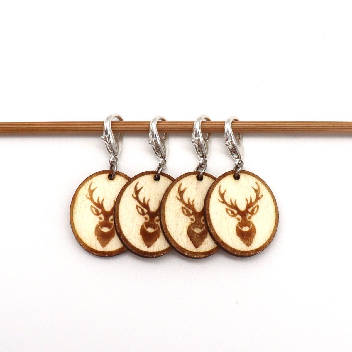 Maschenmarkierer aus Holz - Bobbel Wolle und Farbverlaufsgarn von Chiemseegarn