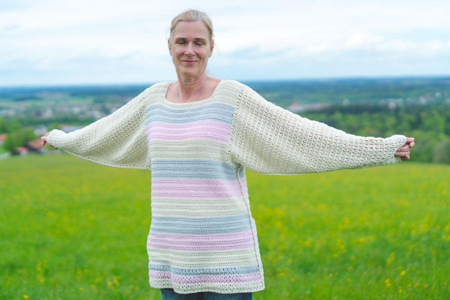 Oversize Pullover Häkelset Kroatien Gr. 42, gehäkelt - Bobbel Wolle und Farbverlaufsgarn von Chiemseegarn