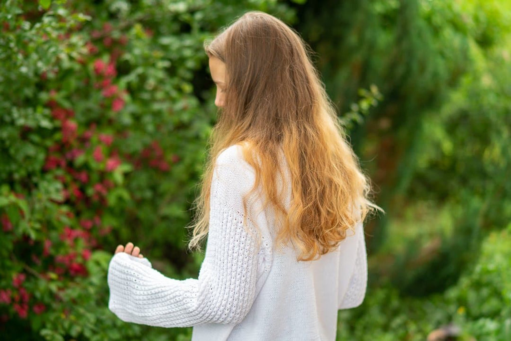 Pullover "Weiße Rosen" - Bobbel Wolle und Farbverlaufsgarn von Chiemseegarn