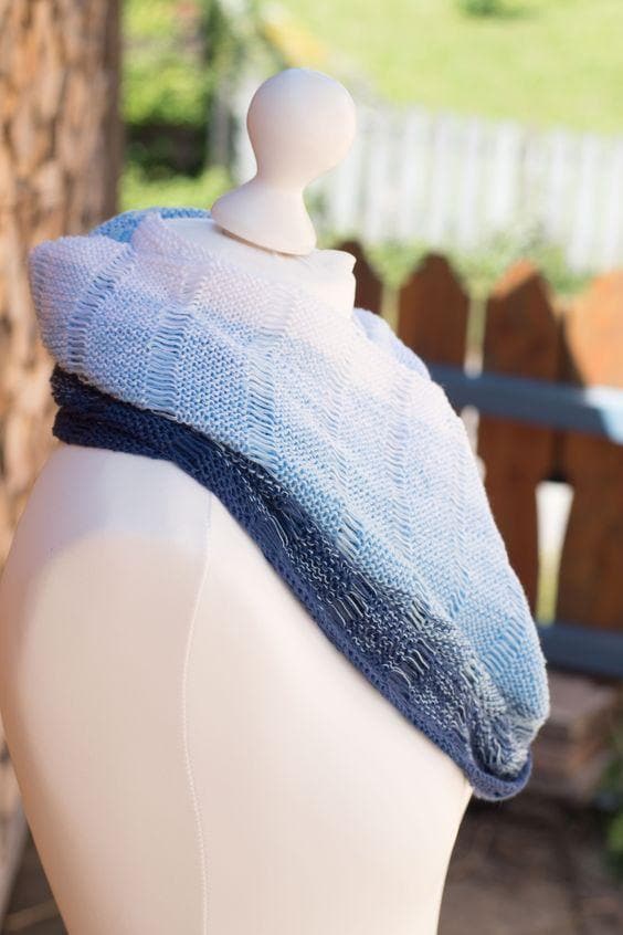 Sommerloop "Chiemseetraum" - Bobbel Wolle und Farbverlaufsgarn von Chiemseegarn