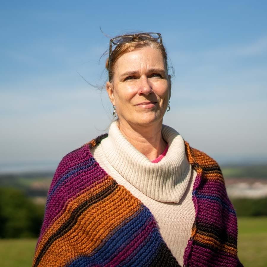 Stola "Bunte Rauchschwalbe" - Bobbel Wolle und Farbverlaufsgarn von Chiemseegarn