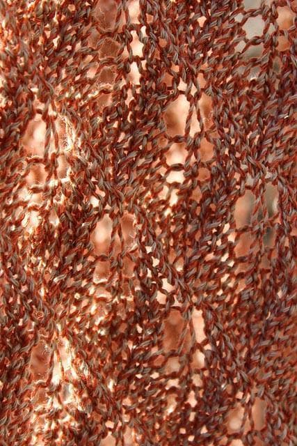 Stricktuch "Flammenstola" - Bobbel Wolle und Farbverlaufsgarn von Chiemseegarn