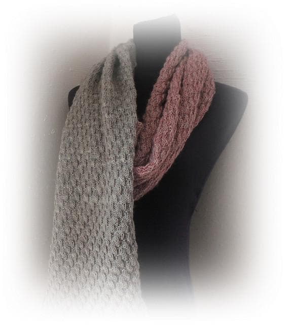 Stricktuch "Frühling in Pastell" - Bobbel Wolle und Farbverlaufsgarn von Chiemseegarn