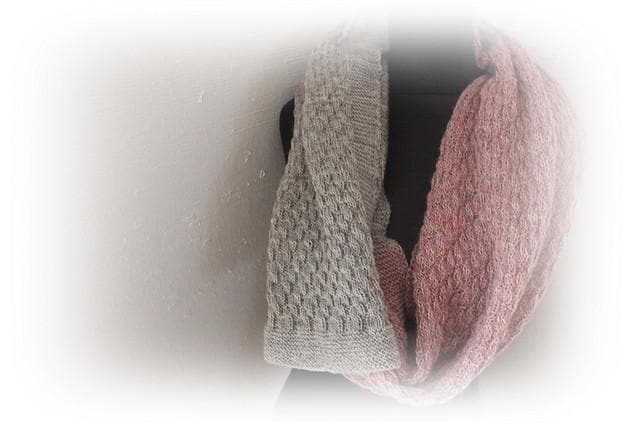 Stricktuch "Frühling in Pastell" - Bobbel Wolle und Farbverlaufsgarn von Chiemseegarn