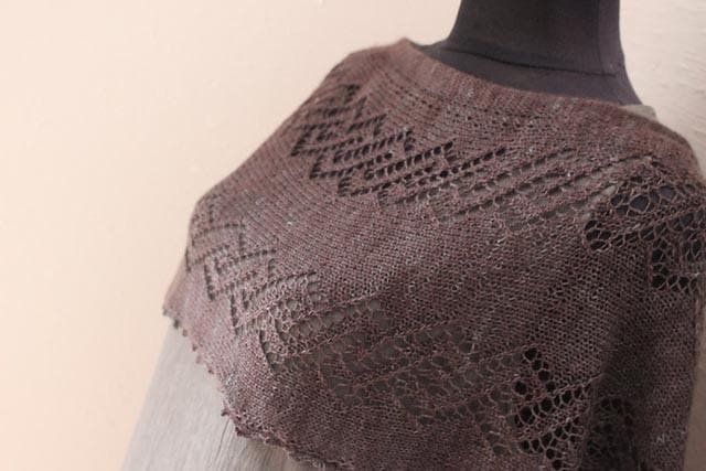 Stricktuch "Füürnobel" - Bobbel Wolle und Farbverlaufsgarn von Chiemseegarn