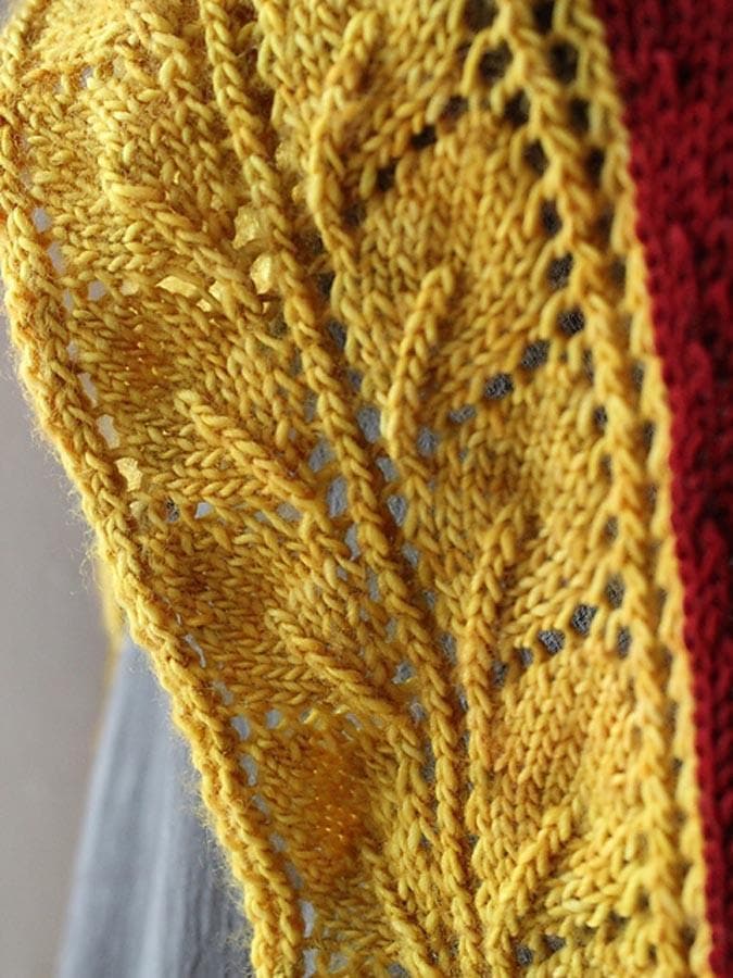 Stricktuch "Herbstlaub" - Bobbel Wolle und Farbverlaufsgarn von Chiemseegarn