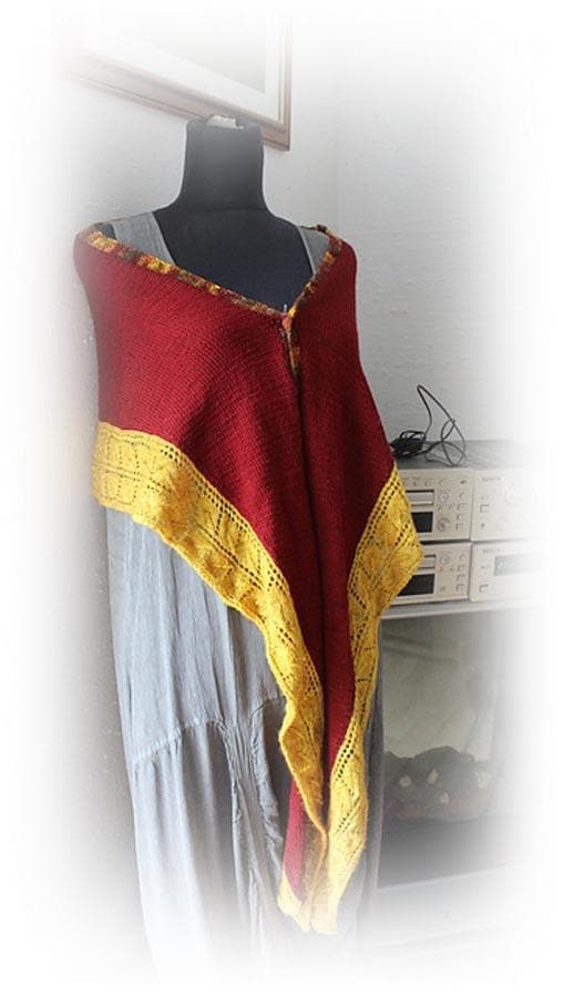 Stricktuch "Herbstlaub" - Bobbel Wolle und Farbverlaufsgarn von Chiemseegarn