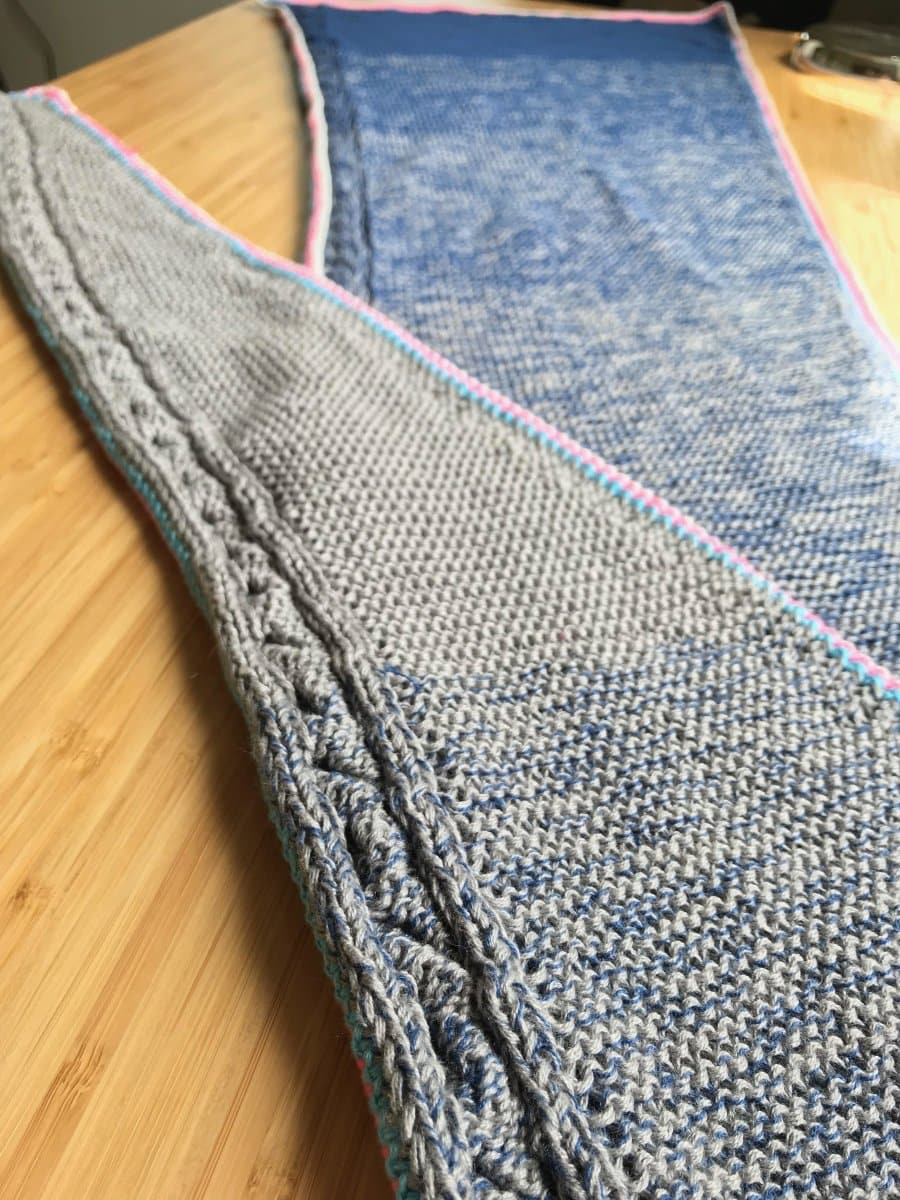 Stricktuch "Tracht am See" - Bobbel Wolle und Farbverlaufsgarn von Chiemseegarn